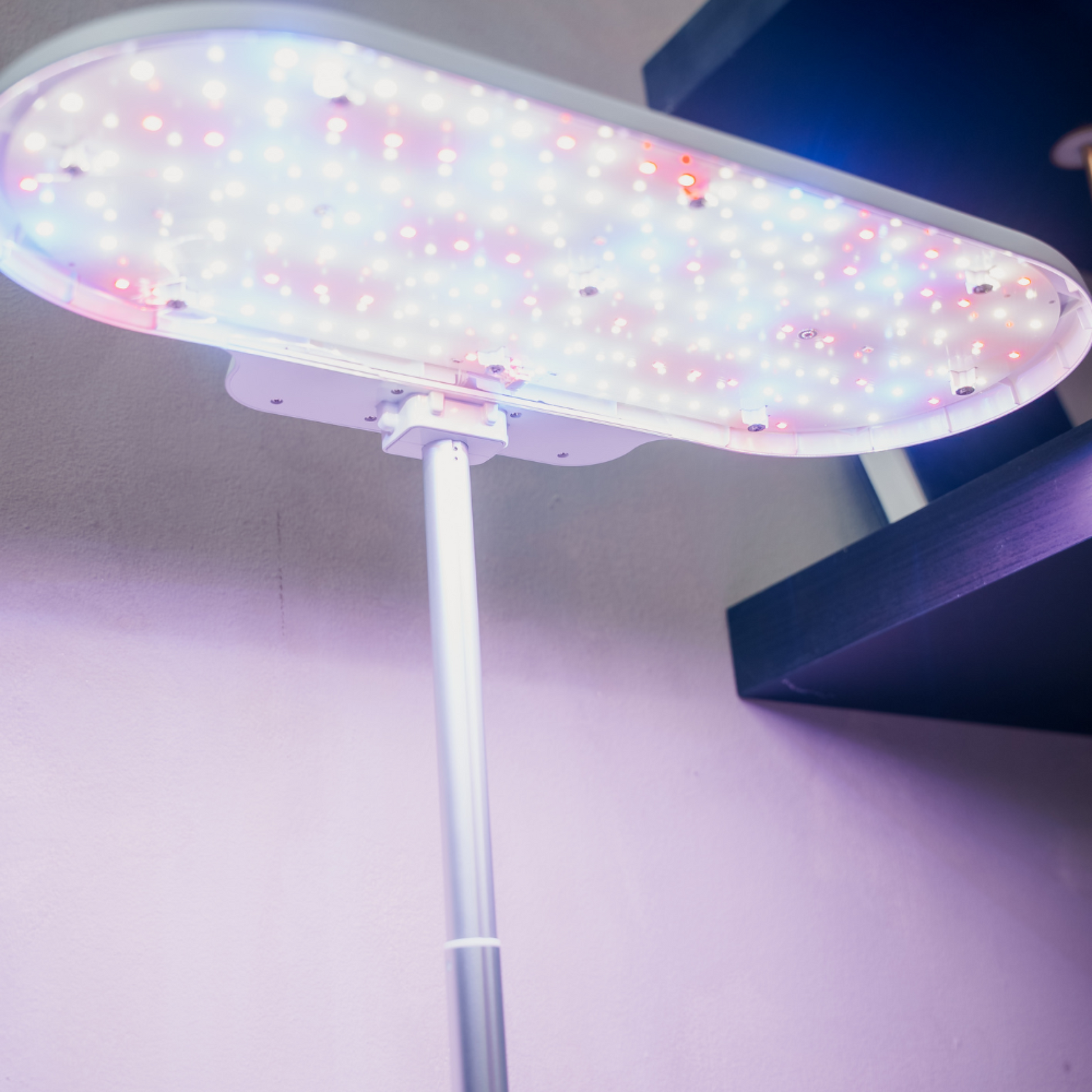 EcoSprout LED-lys system der efterligner naturligt sollys